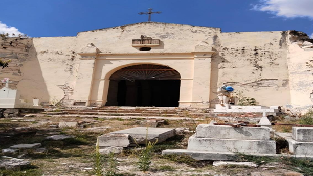 CAPILLA Y ARCO DEL PANTEÓN